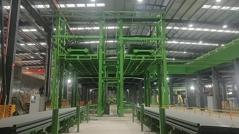 导轨式升降平台在集装箱行业大型配件垂直输送中的应用 2026-01-22(图1)