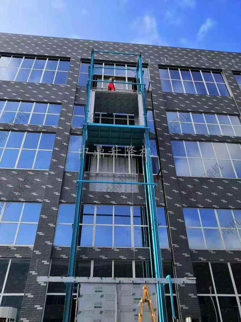 贴墙货梯:垂直运输领域革新方案助力多场景应用 2025-05-12(图1) 贴墙货梯:垂直运输领域革新方案助力多场景应用 2025-05-12(图1)